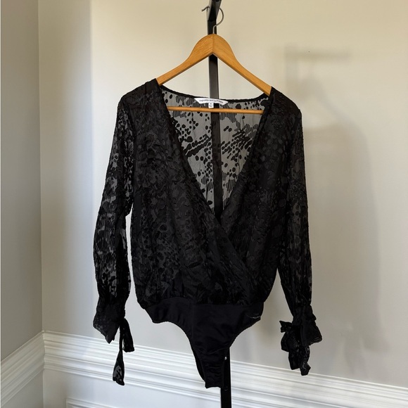 cupcakes & cashmere Tops - Cupcakes and Cashmere blouse bodysuit lace